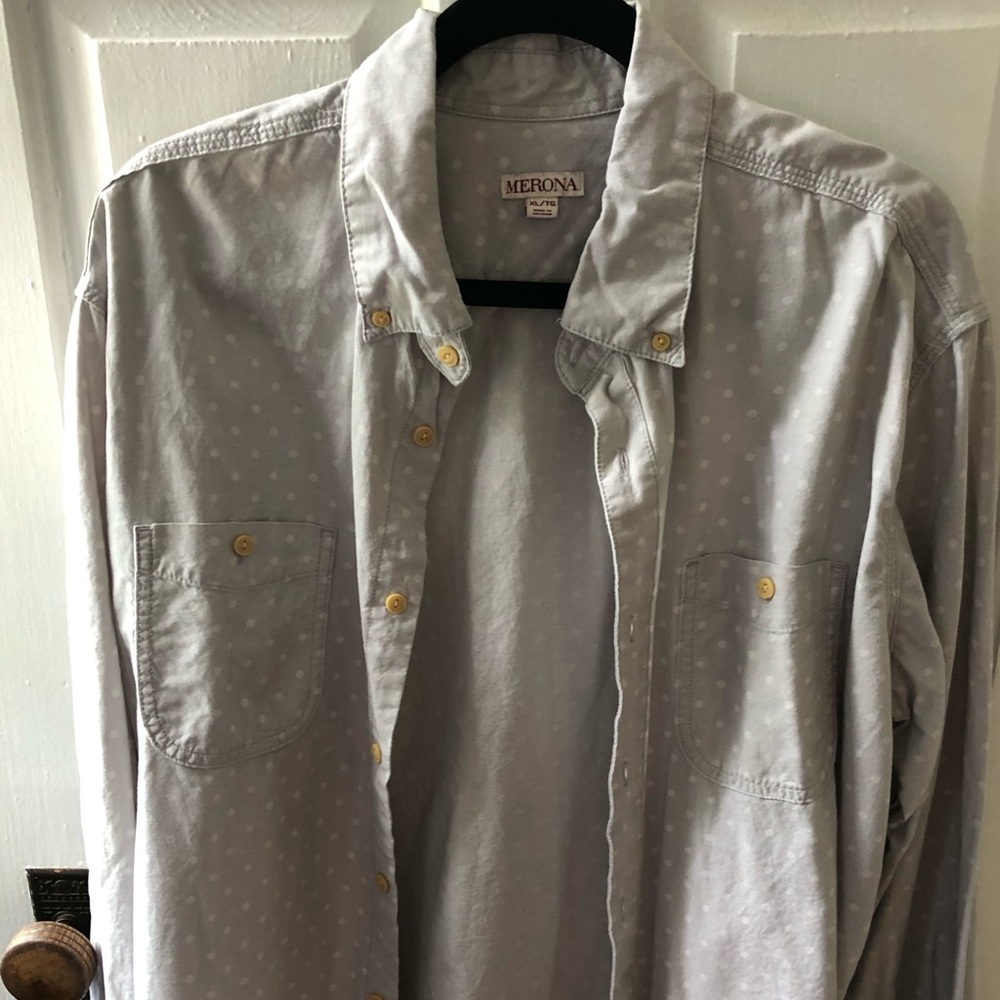 Men’s button down shirt with polka dots! MeronaXL